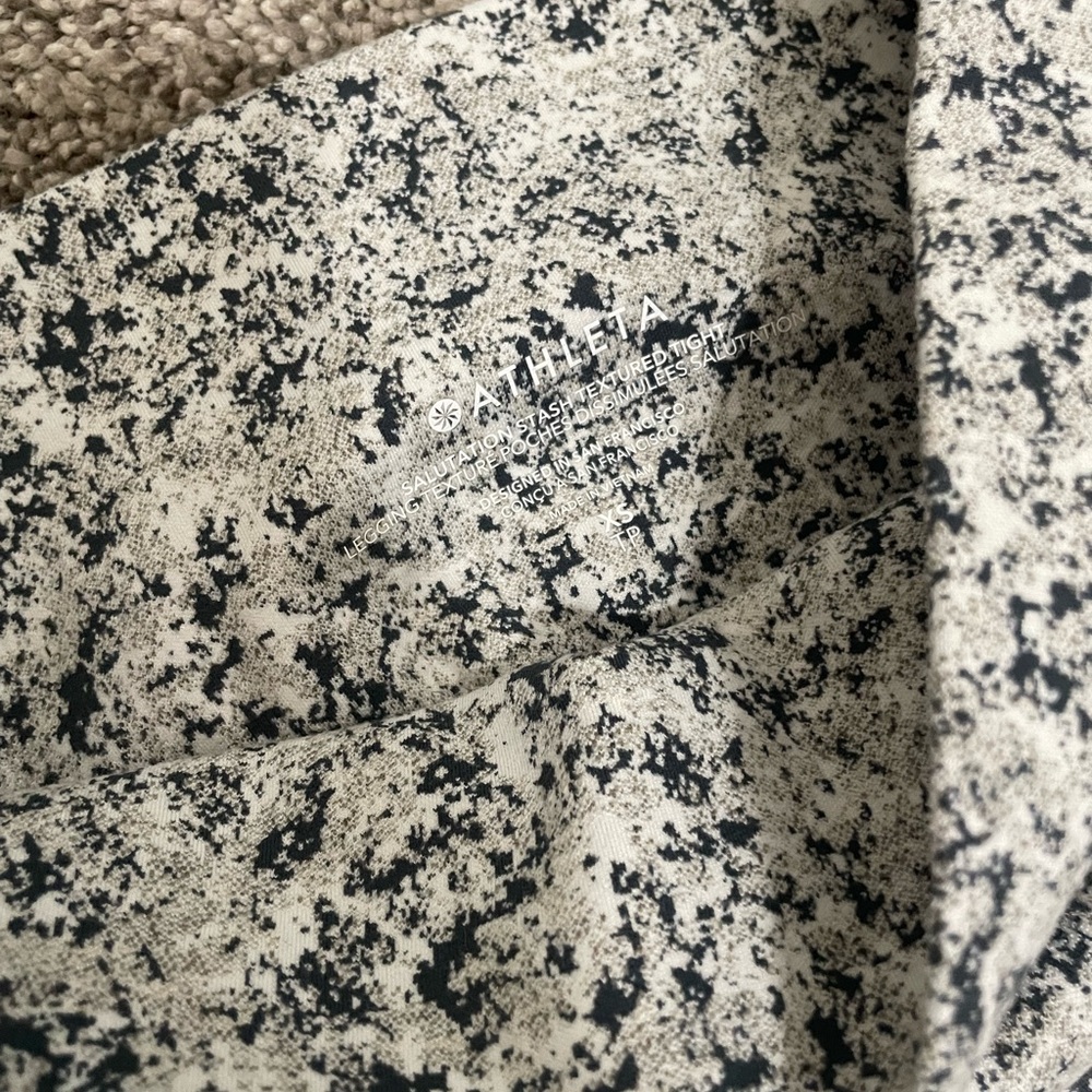 Athleta Salutation Stash Textured Legging